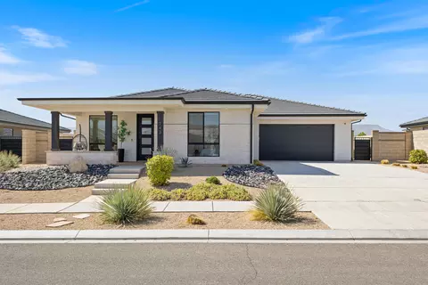 743 W Rust Bluff Dr, Saint George, UT 84790
