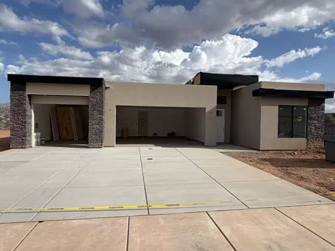 1758 W Monument Valley Rd, Hurricane, UT 84737