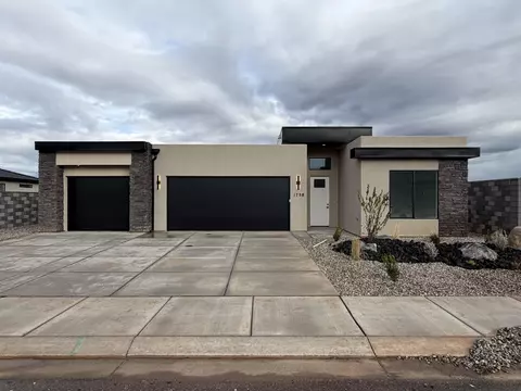1758 W Monument Valley Rd, Hurricane, UT 84737