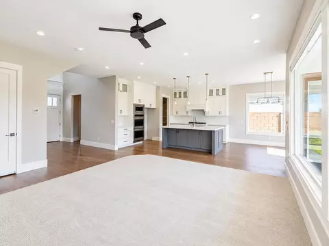 Living - 4079 S 435 E, Washington, UT 84780 photo 2 of 3