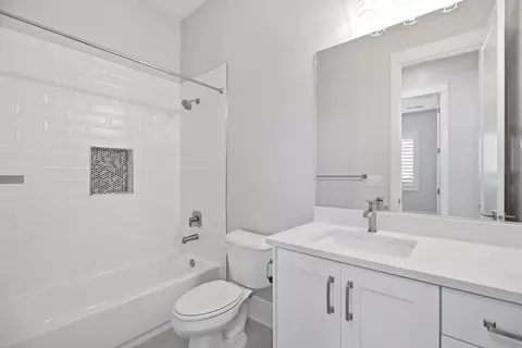 Bath - 4079 S 435 E, Washington, UT 84780 photo 4 of 5