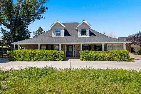 885 N Horsemans Park Dr, Dammeron Valley, UT 84783