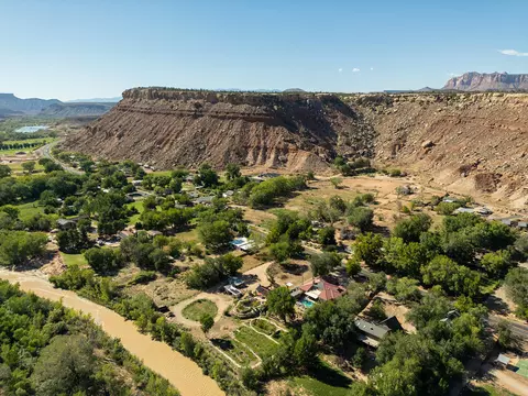 57 W Main St, Rockville, UT 84763