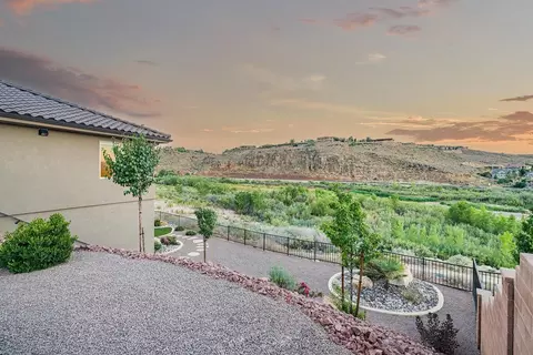 Exterior - 1848 E Riverbend Dr, Saint George, UT 84790 photo 4 of 9