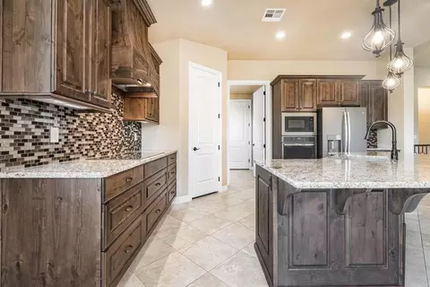 Kitchen - 1848 E Riverbend Dr, Saint George, UT 84790 photo 3 of 4