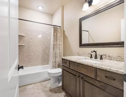 Bath - 1848 E Riverbend Dr, Saint George, UT 84790 photo 3 of 3
