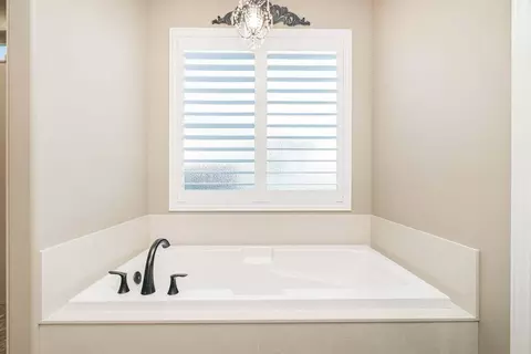 Bath - 1848 E Riverbend Dr, Saint George, UT 84790 photo 1 of 3