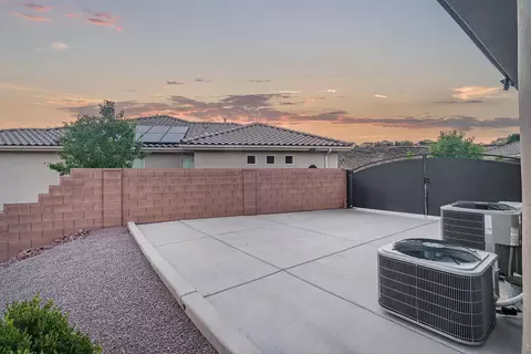Exterior - 1848 E Riverbend Dr, Saint George, UT 84790 photo 5 of 9