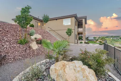 Exterior - 1848 E Riverbend Dr, Saint George, UT 84790 photo 3 of 9