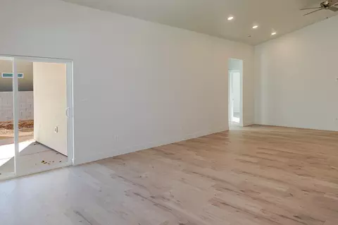 Living - 3057 W Ekko View Loop, Cedar City, UT 84721 photo 3 of 5