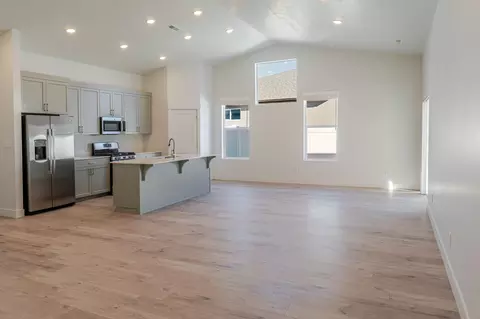 Living - 3057 W Ekko View Loop, Cedar City, UT 84721 photo 2 of 5
