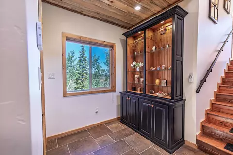 Entry Way - 401 N Aoki Michi Rd, Brian Head, UT 84719 photo 3 of 4