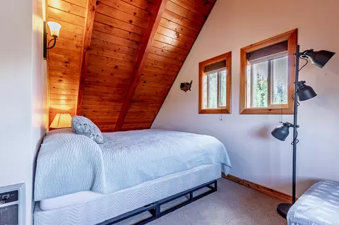Bedroom - 401 N Aoki Michi Rd, Brian Head, UT 84719 photo 3 of 8