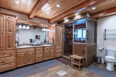 Bath - 401 N Aoki Michi Rd, Brian Head, UT 84719 photo 3 of 6