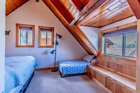 Bedroom - 401 N Aoki Michi Rd, Brian Head, UT 84719 photo 2 of 8