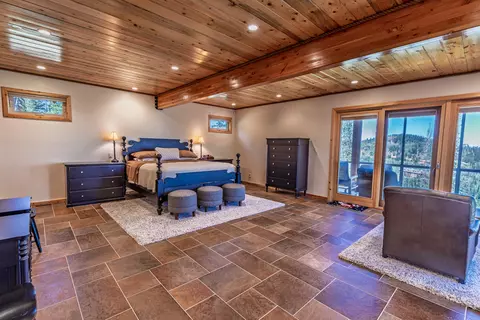 Bedroom - 401 N Aoki Michi Rd, Brian Head, UT 84719 photo 4 of 8