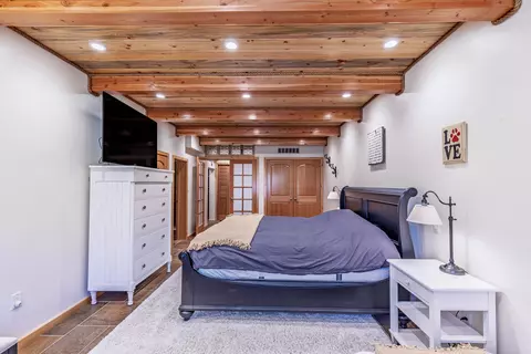 Bedroom - 401 N Aoki Michi Rd, Brian Head, UT 84719 photo 8 of 8