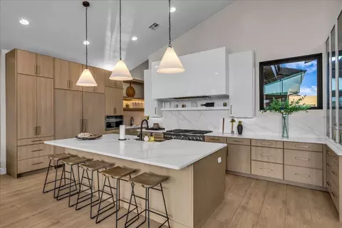 Kitchen - 1494 W Augusta Rd, Hurricane, UT 84737 photo 2 of 4