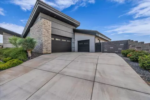 Exterior - 1494 W Augusta Rd, Hurricane, UT 84737 photo 9 of 12