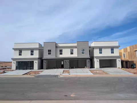 5730 S Satsuma Dr S, Washington, UT 84780