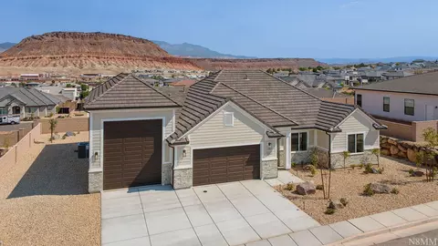 Exterior - 1323 E Andromeda St, Washington, UT 84780 photo 2 of 7
