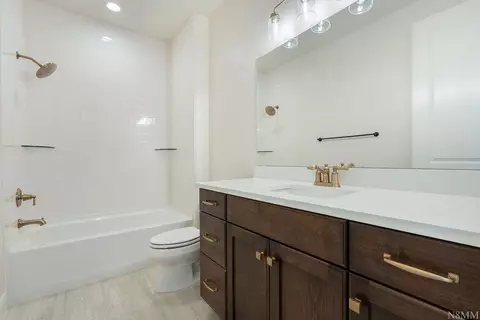 Bath - 1323 E Andromeda St, Washington, UT 84780 photo 1 of 3