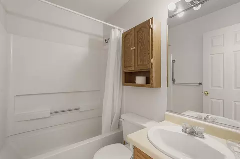 Bath - 357 E 2100 N, Cedar City, UT 84721 photo 2 of 2