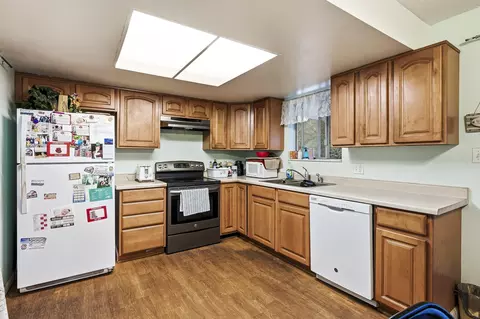 Kitchen - 487 Pinecone Dr, Cedar City, UT 84720 photo 1 of 3