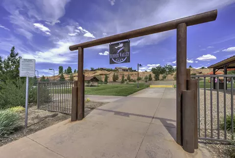 View/Area - 347 E Munich Dr, Saint George, UT 84790 photo 2 of 5