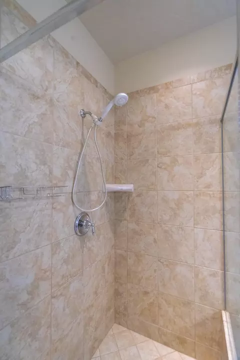 Bath - 347 E Munich Dr, Saint George, UT 84790 photo 2 of 3