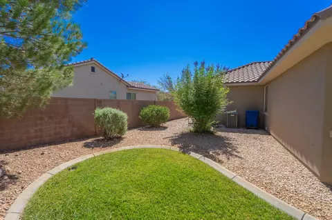 Exterior - 347 E Munich Dr, Saint George, UT 84790 photo 8 of 9