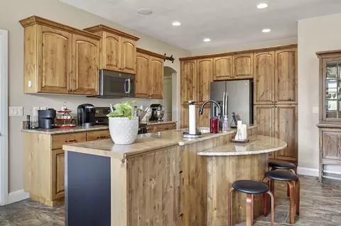 Kitchen - 2085 S Eagle Ridge Lp Lp, Cedar City, UT 84720 photo 4 of 5