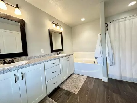 Bath - 310 S 625 E, Enterprise, UT 84725 photo 1 of 5