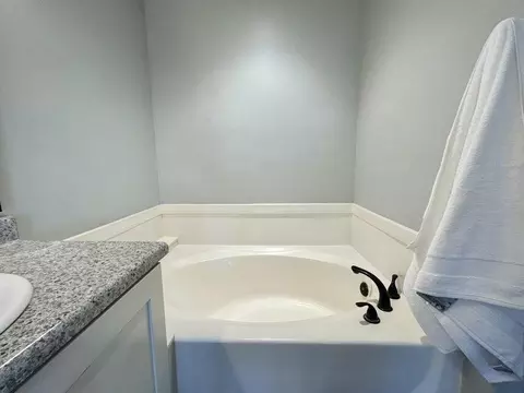 Bath - 310 S 625 E, Enterprise, UT 84725 photo 2 of 5