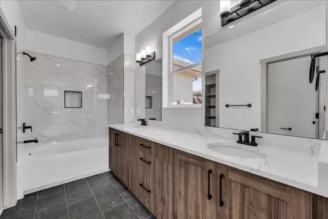 Bath - 1566 E Centaurus Way, Washington, UT 84780 photo 1 of 2