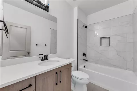 Bath - 1566 E Centaurus Way, Washington, UT 84780 photo 2 of 2