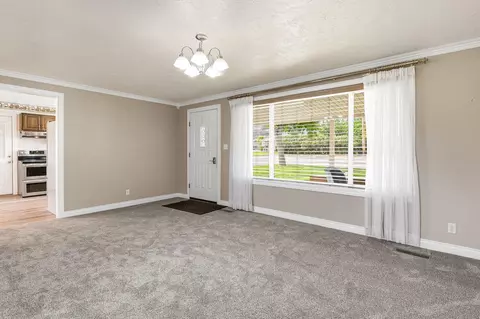 Living - 263 E 100 N, Parowan, UT 84761 photo 2 of 6