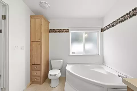 Bath - 1703 Old Mill Rd, Enoch, UT 84721 photo 3 of 4