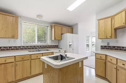 Kitchen - 1703 Old Mill Rd, Enoch, UT 84721 photo 1 of 3
