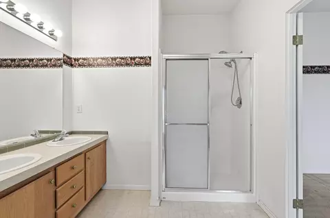 Bath - 1703 Old Mill Rd, Enoch, UT 84721 photo 2 of 4