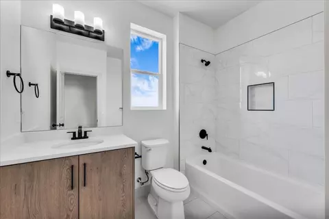 Bath - 1588 E Centaurus Way, Washington, UT 84780 photo 2 of 2