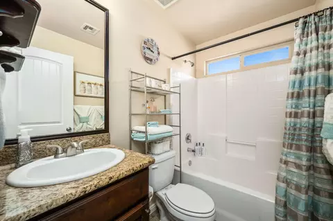 Bath - 16 E Sunset Ridge Dr, Hurricane, UT 84737 photo 3 of 3