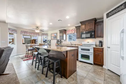 Kitchen - 16 E Sunset Ridge Dr, Hurricane, UT 84737 photo 1 of 4