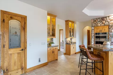 Entry Way - 963 E 800 N, New Harmony, UT 84757 photo 4 of 4