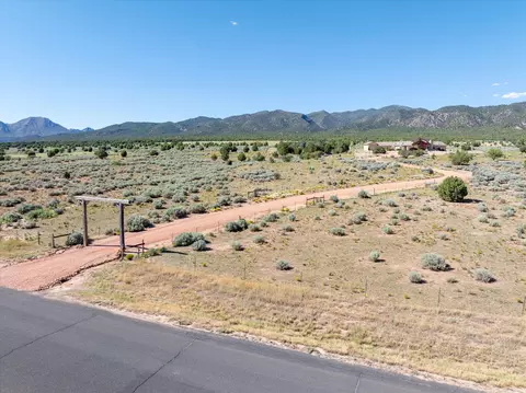 View/Area - 963 E 800 N, New Harmony, UT 84757 photo 2 of 11