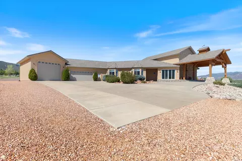 Exterior - 963 E 800 N, New Harmony, UT 84757 photo 3 of 17