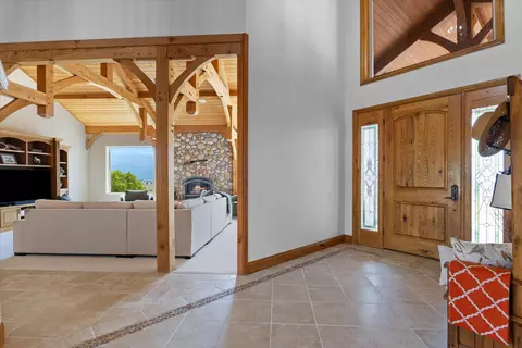 Entry Way - 963 E 800 N, New Harmony, UT 84757 photo 2 of 4