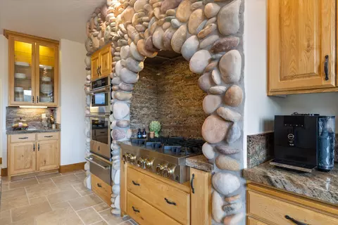 Kitchen - 963 E 800 N, New Harmony, UT 84757 photo 3 of 4