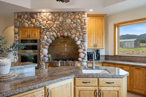 Kitchen - 963 E 800 N, New Harmony, UT 84757 photo 1 of 4