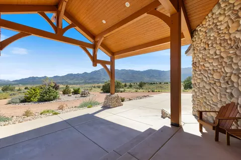 Exterior - 963 E 800 N, New Harmony, UT 84757 photo 5 of 17